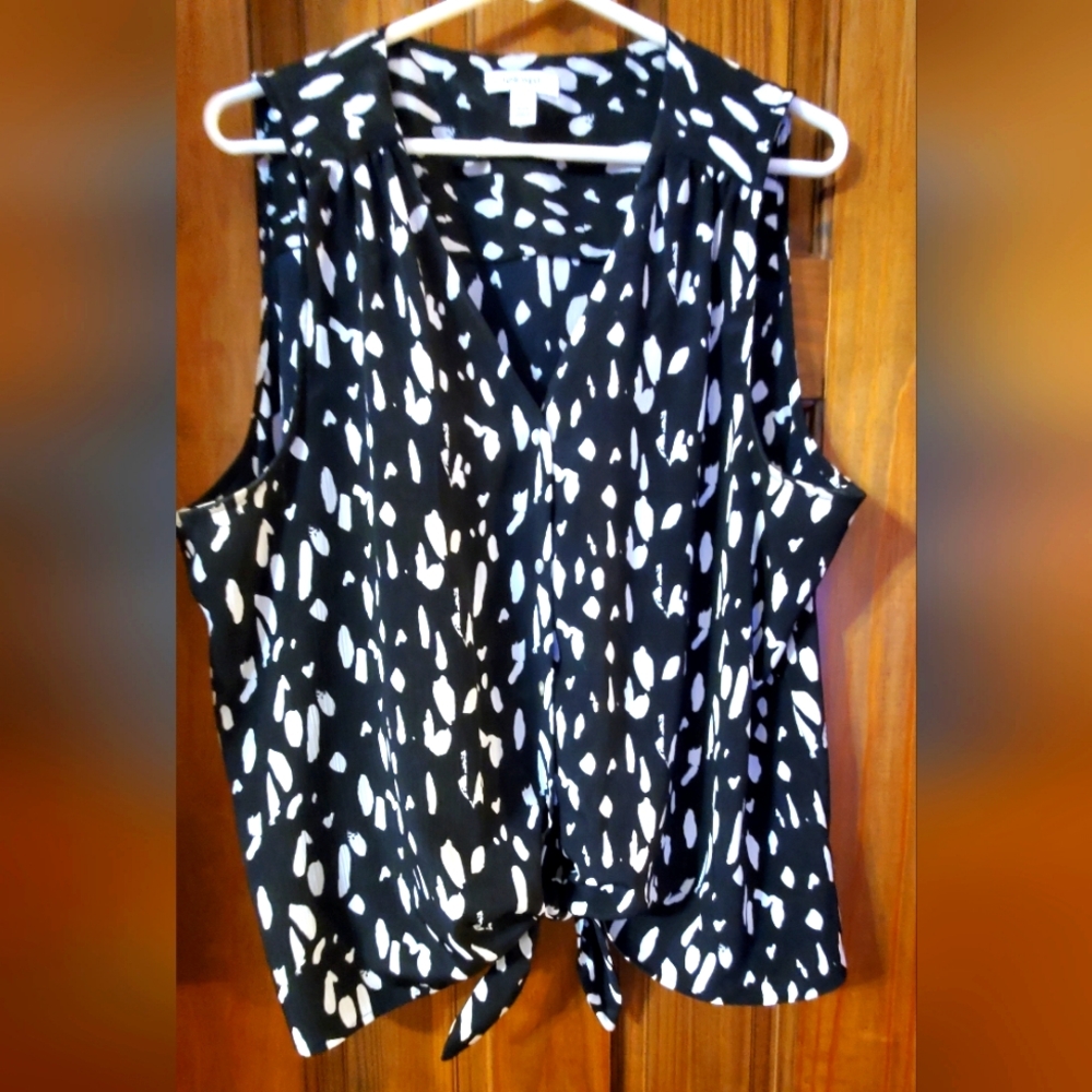 Nine West Sleeveless Tie Front Top